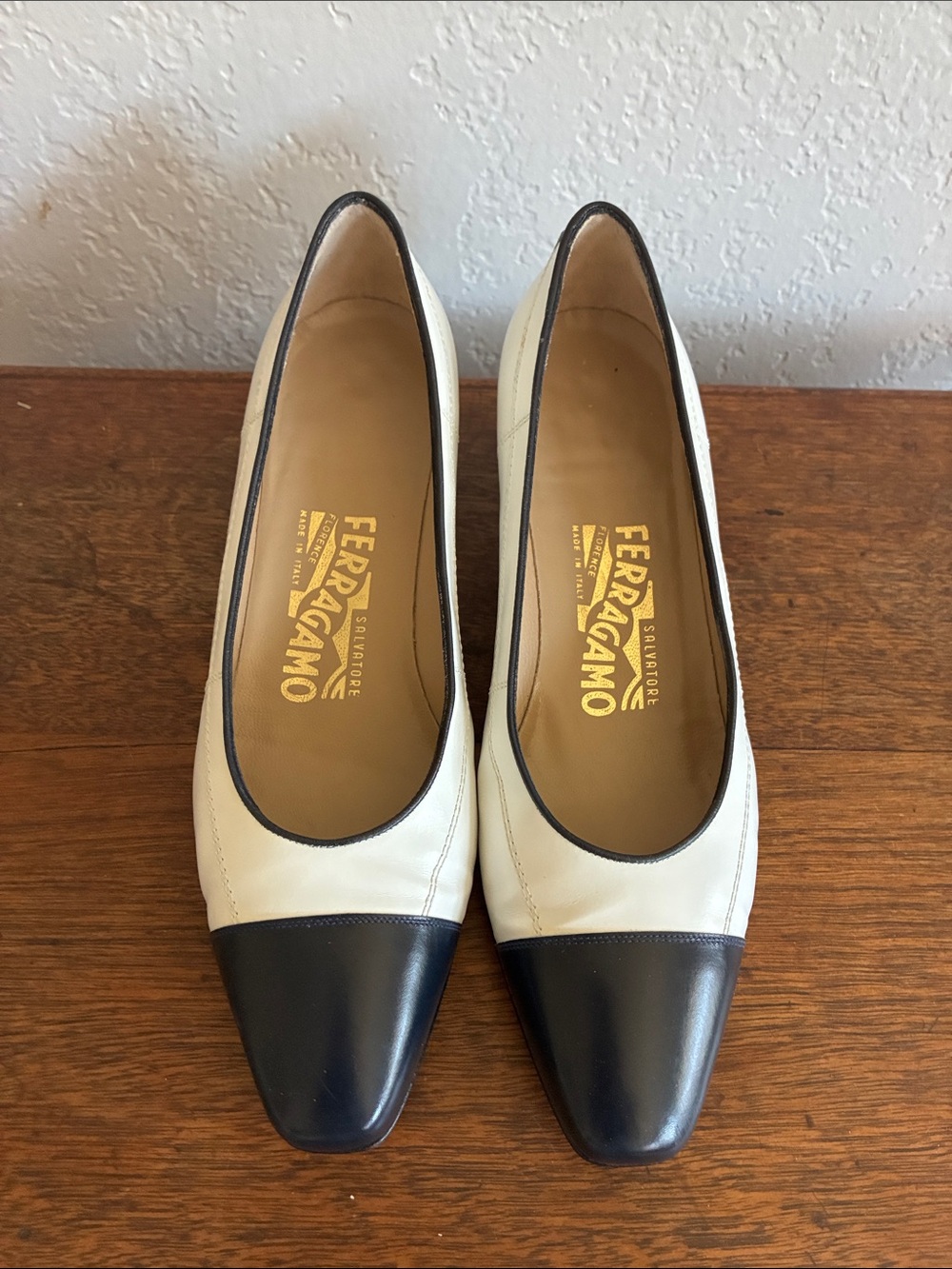 Salvatore Ferragamo Two-Tone Leather Flats in White & Navy 7 1/2